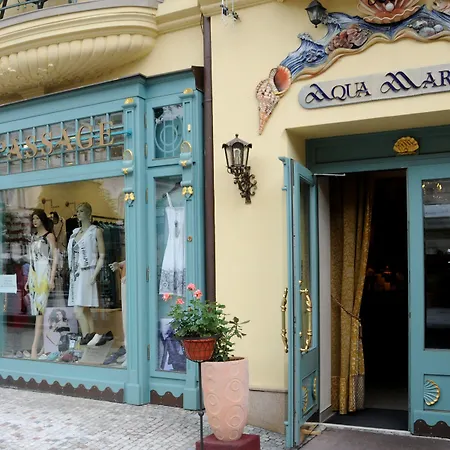 מלון Aqua Marina 4*